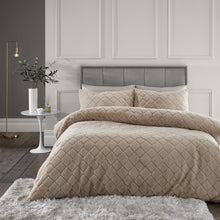 Load image into Gallery viewer, Cosy Diamond Duvet Set - Natural