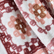 Load image into Gallery viewer, Crochet Throw - Pink