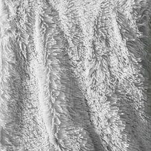 Load image into Gallery viewer, Cuddly Blanket - Silver

