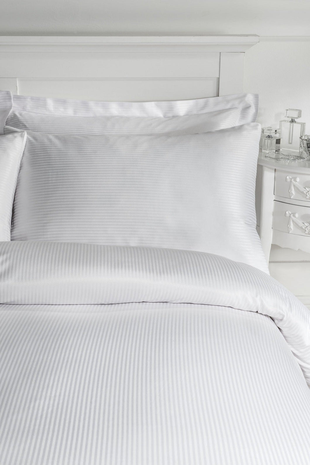 300TC White Satin Stripe Pillowcases