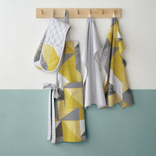 Load image into Gallery viewer, Larsson Geo Apron - Ochre
