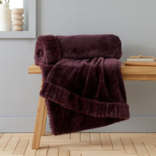 Load image into Gallery viewer, Velvet and Faux Fur Throw - Plum
