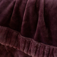 Load image into Gallery viewer, Velvet and Faux Fur Throw - Plum
