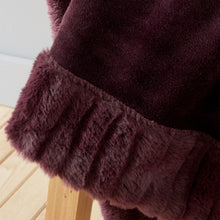 Load image into Gallery viewer, Velvet and Faux Fur Throw - Plum
