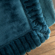 Load image into Gallery viewer, Velvet and Faux Fur Throw - Teal
