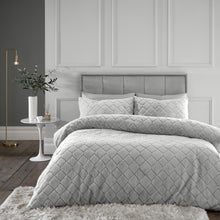Load image into Gallery viewer, Cosy Diamond Duvet Set - Silver

