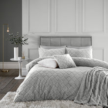 Load image into Gallery viewer, Cosy Diamond Duvet Set - Silver
