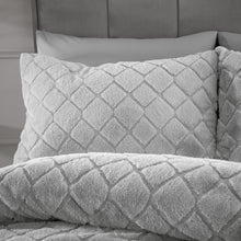 Load image into Gallery viewer, Cosy Diamond Duvet Set - Silver
