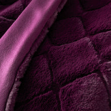 Load image into Gallery viewer, Cosy Diamond Throw - Plum

