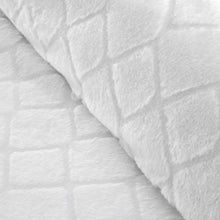 Load image into Gallery viewer, Cosy Diamond Duvet Set - White
