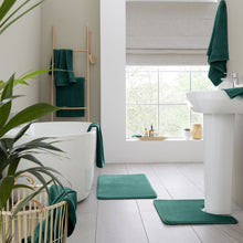 Load image into Gallery viewer, Anti-Bacterial 6 Piece Towel Bale - Forest Green
