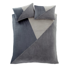 Load image into Gallery viewer, Cosy Larsson Fleece Duvet Set - Grey
