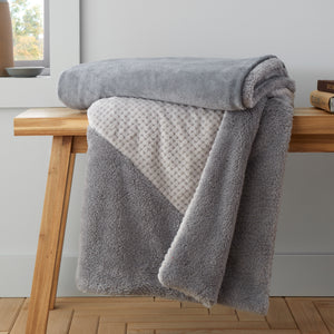 Cosy Larsson Fleece Throw - Grey