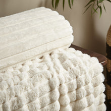 Load image into Gallery viewer, Cosy Ribbed Throw - Cream
