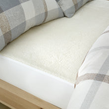 Load image into Gallery viewer, Thermal Fleece Fitted Underblanket
