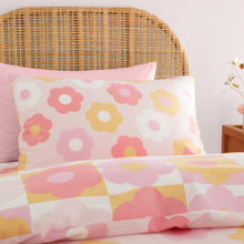 Load image into Gallery viewer, Retro Daisy Duvet Set
