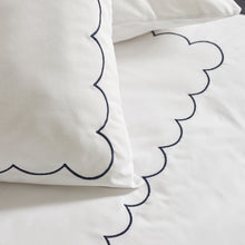 Load image into Gallery viewer, Scallop Border Duvet Set - Navy
