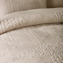 Load image into Gallery viewer, Folkstone Geo Duvet Set - Natural

