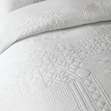 Load image into Gallery viewer, Folkstone Geo Duvet Set - White

