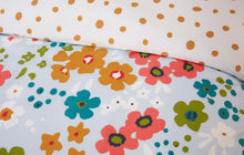 Load image into Gallery viewer, Betty Bold Floral Duvet Set
