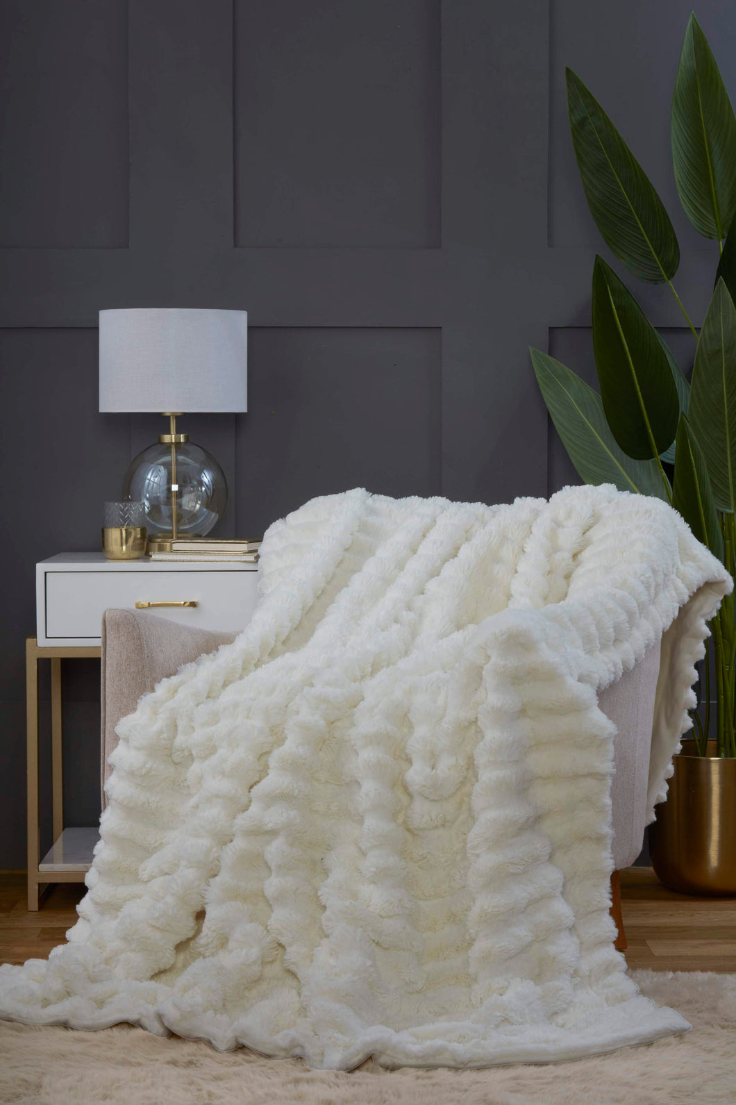 Chunky Ribbed Faux Fur Blanket - Cream