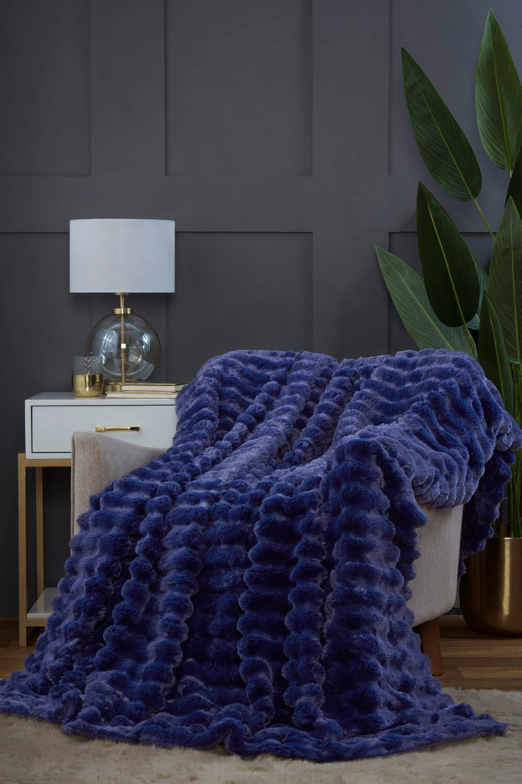 Chunky Ribbed Faux Fur Blanket - Navy