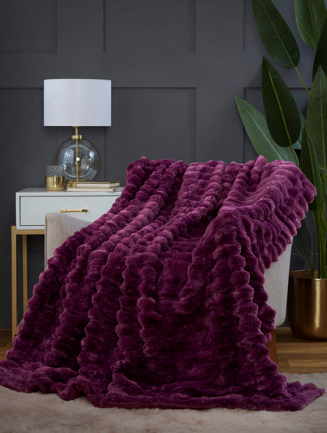 Chunky Ribbed Faux Fur Blanket - Plum