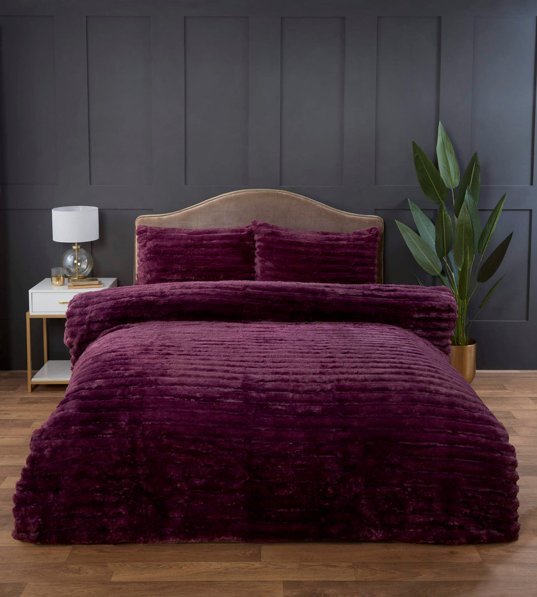 Ribbed Faux Fur Duvet Set - Plum