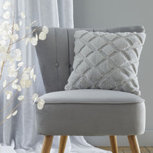 Load image into Gallery viewer, Cosy Diamond Filled Cushion - Silver

