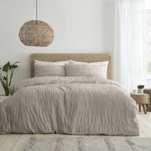 Load image into Gallery viewer, Seersucker Duvet Set - Natural
