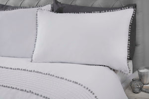 Pom Pom White Duvet Set