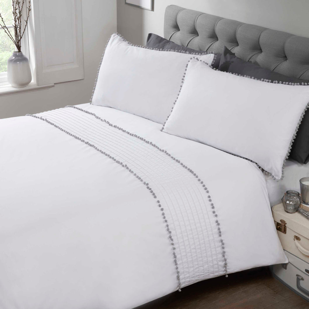Pom Pom White Duvet Set