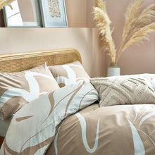 Load image into Gallery viewer, Sinarama Abstract Natural Duvet Set
