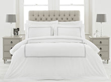 Load image into Gallery viewer, Cleopatra Silver Premium Duvet Set
