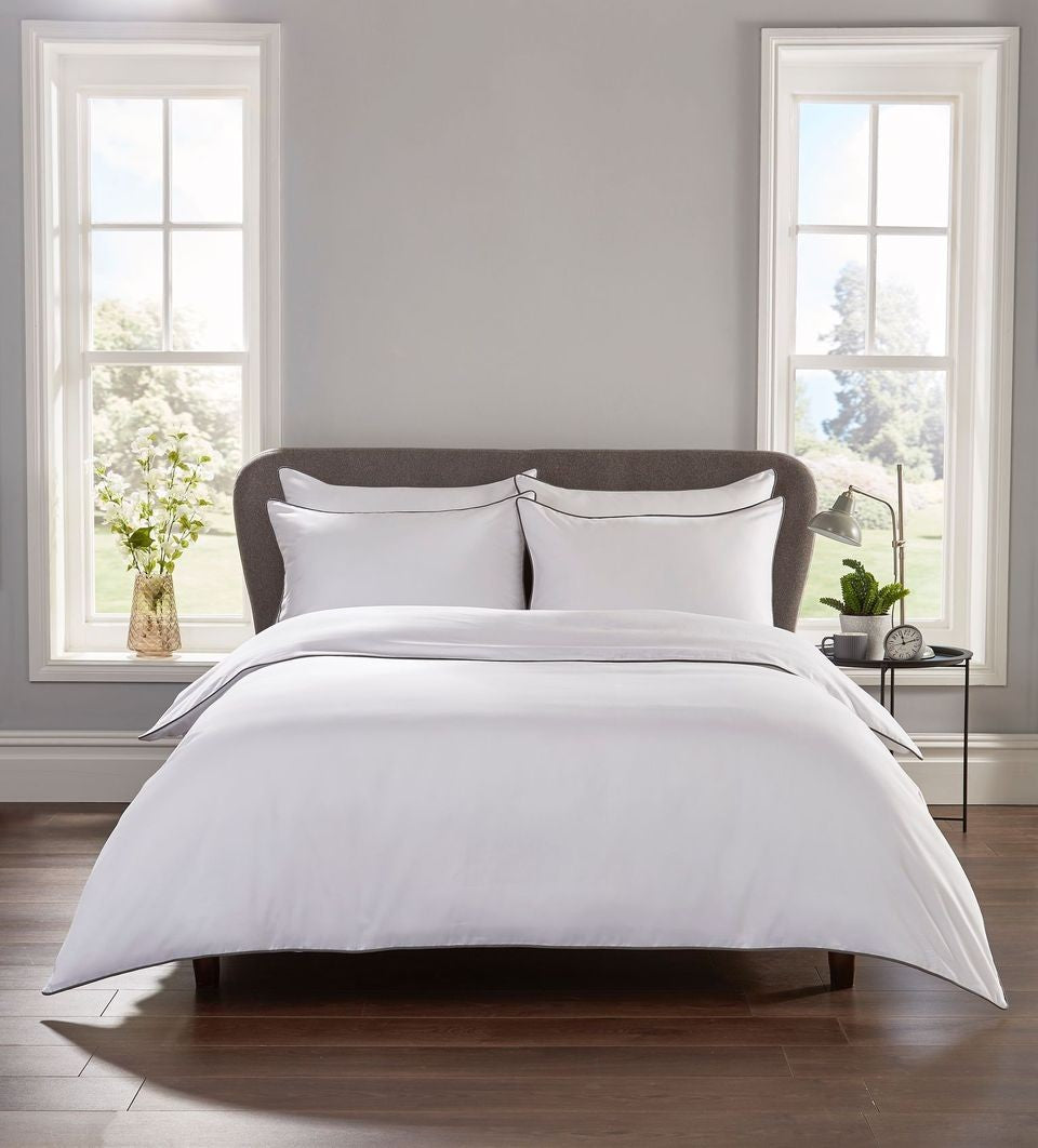 White/Grey 400 Thread Count Piped Duvet Set