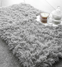 Load image into Gallery viewer, Cuddly Bath Mat Silver
