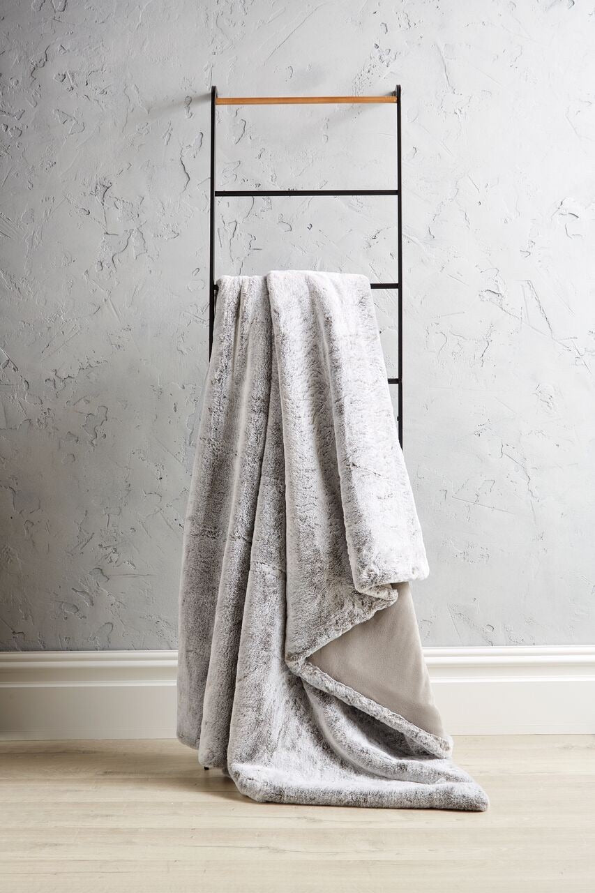 Premium Luxury Snow Tipped Throw