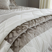 Load image into Gallery viewer, Lattice Cut Natural Bedspread
