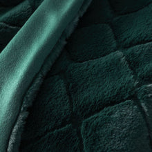 Load image into Gallery viewer, Cosy Diamond Throw - Bottle Green
