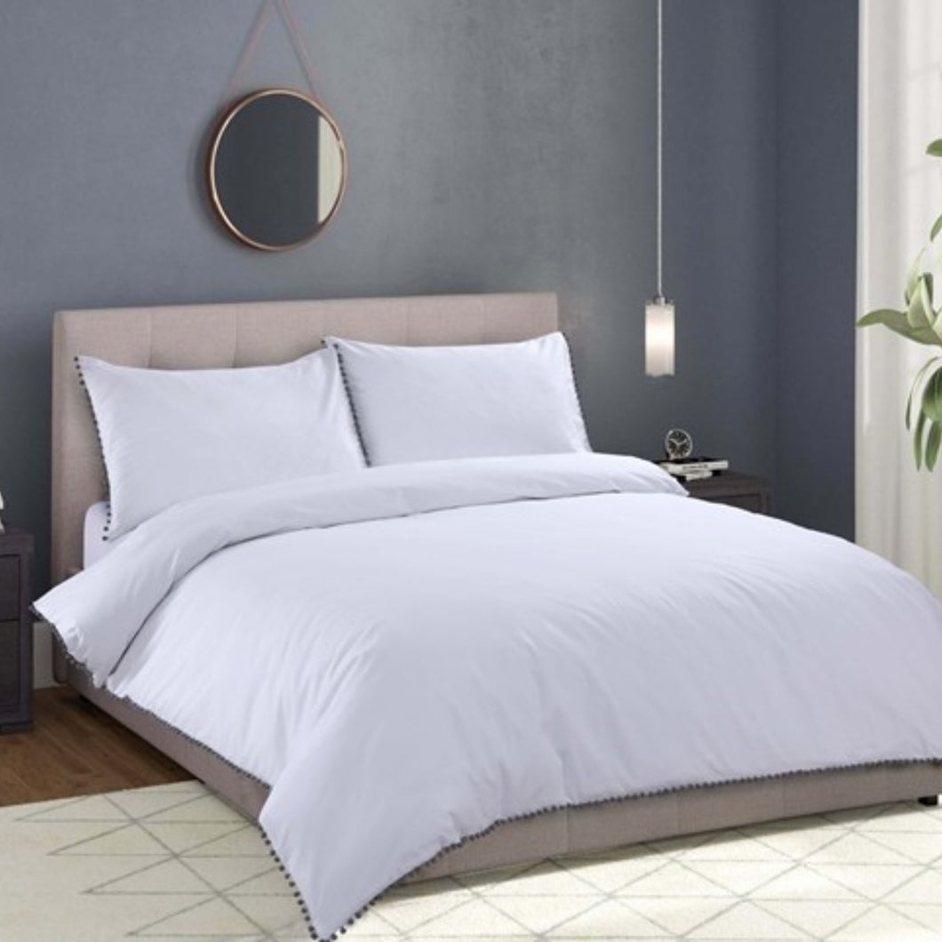 *Sandringham White/Grey Duvet Set (SINGLE)